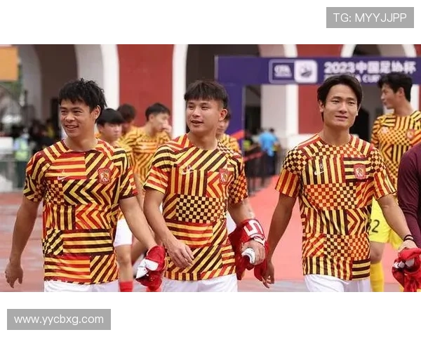 广州足球队的速度之谜:揭秘球队背后的训练与战术策略 广州足球队的速度之谜:揭秘球队背后的训练与战术策略